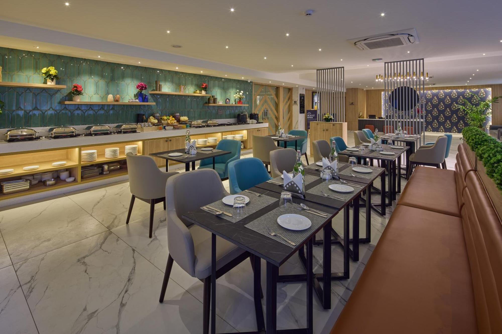 Grand Continent Hebbal A Sarovar Portico Affiliate Hotel Bangalore Buitenkant foto