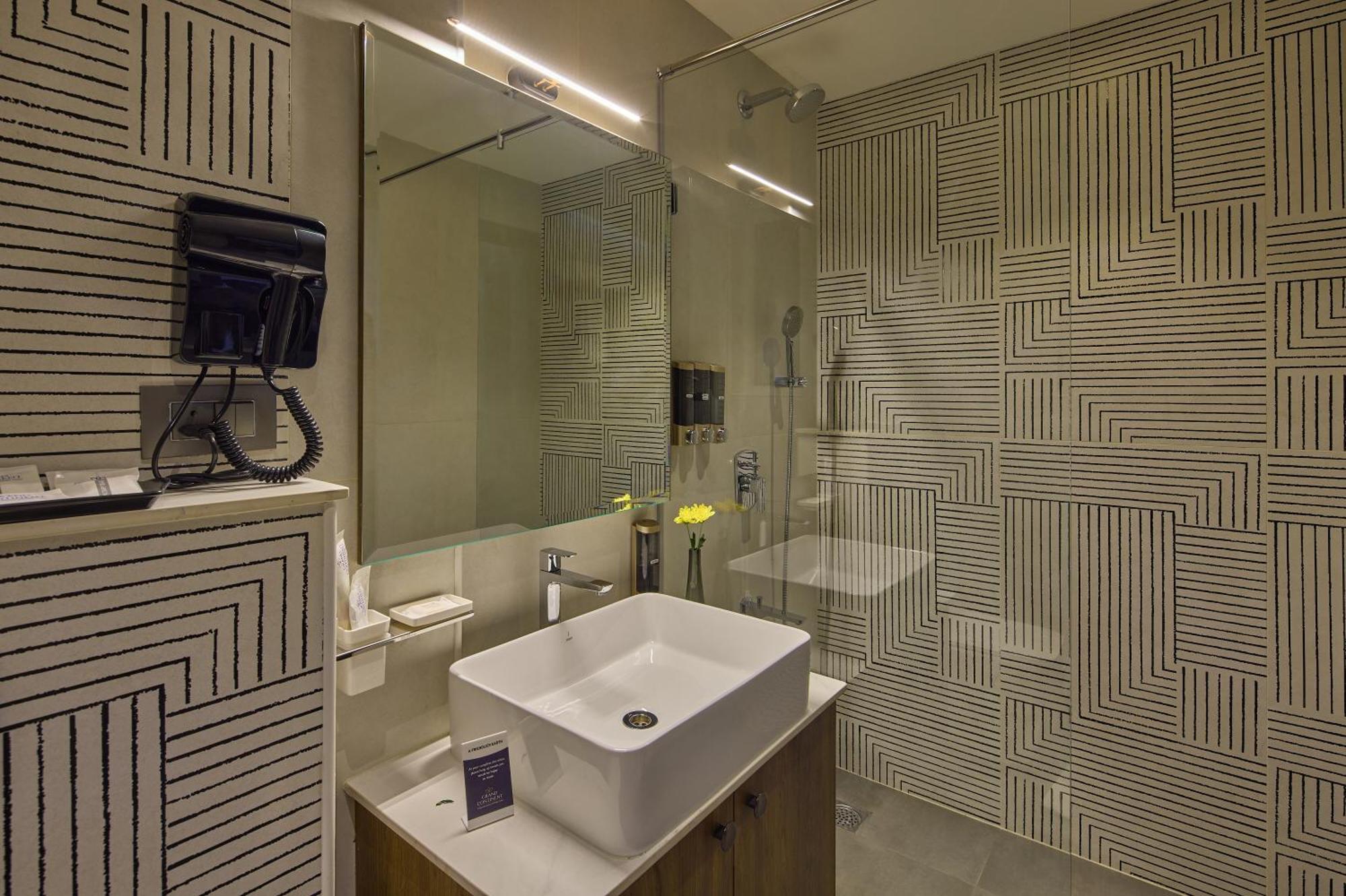 Grand Continent Hebbal A Sarovar Portico Affiliate Hotel Bangalore Buitenkant foto