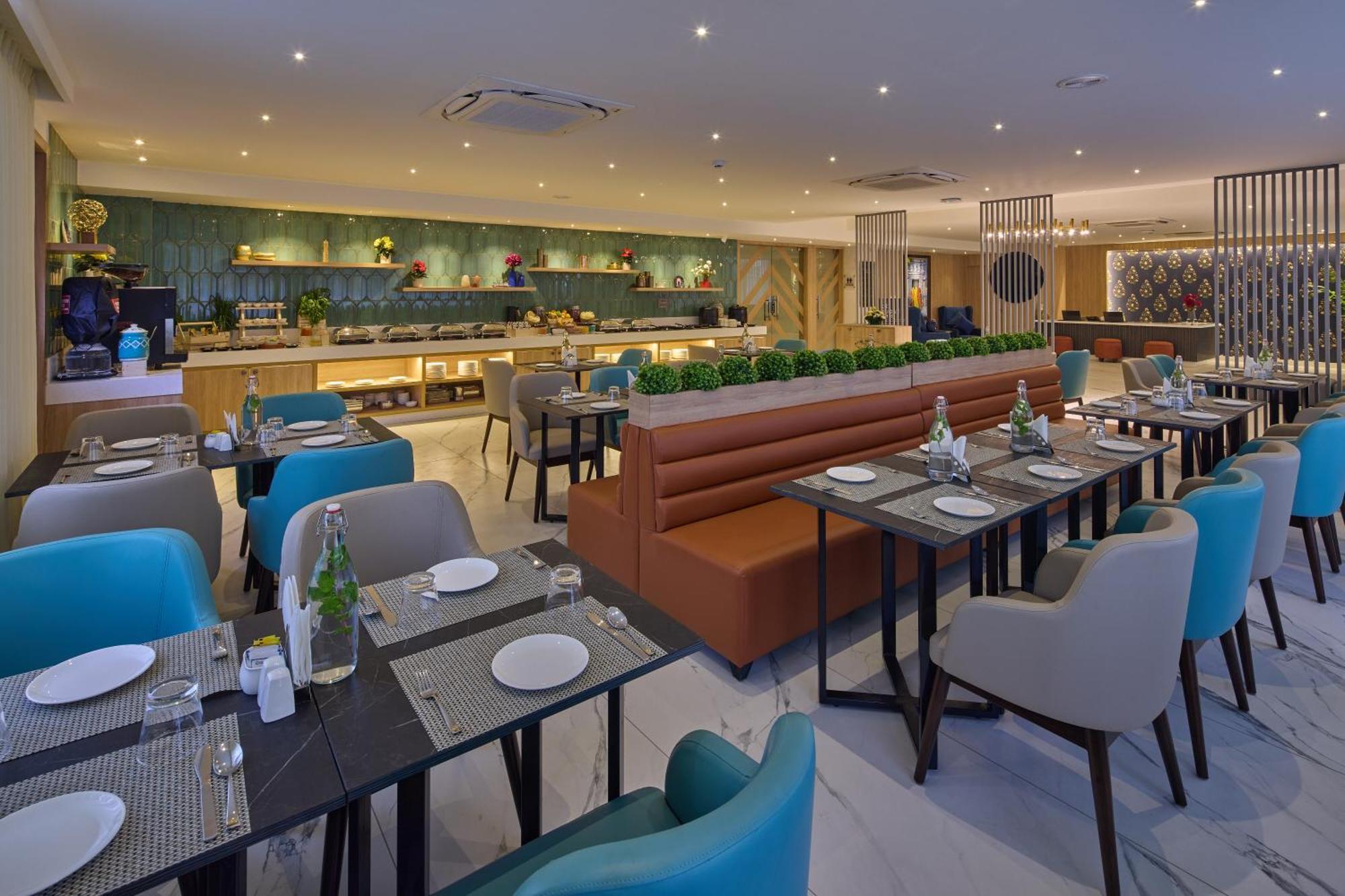 Grand Continent Hebbal A Sarovar Portico Affiliate Hotel Bangalore Buitenkant foto
