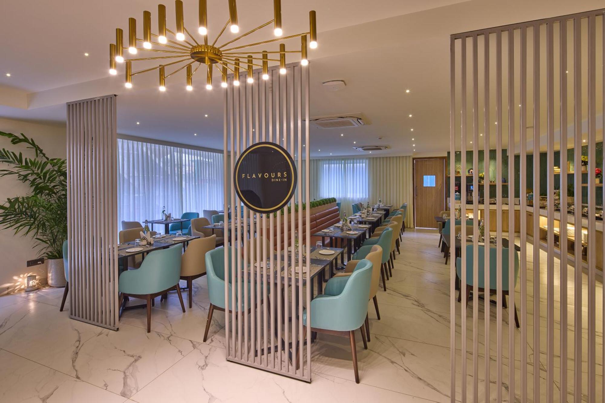 Grand Continent Hebbal A Sarovar Portico Affiliate Hotel Bangalore Buitenkant foto